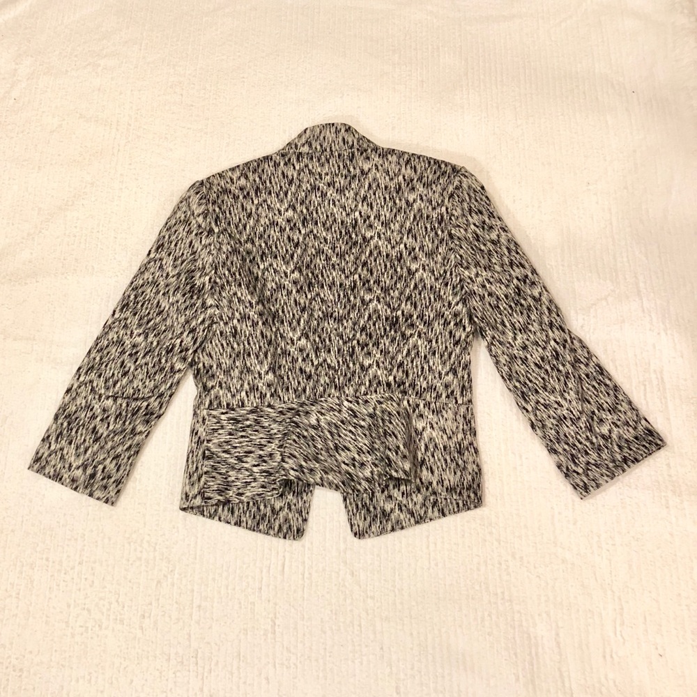 Express | Black And White Patterned Cropped Jacket - image 3